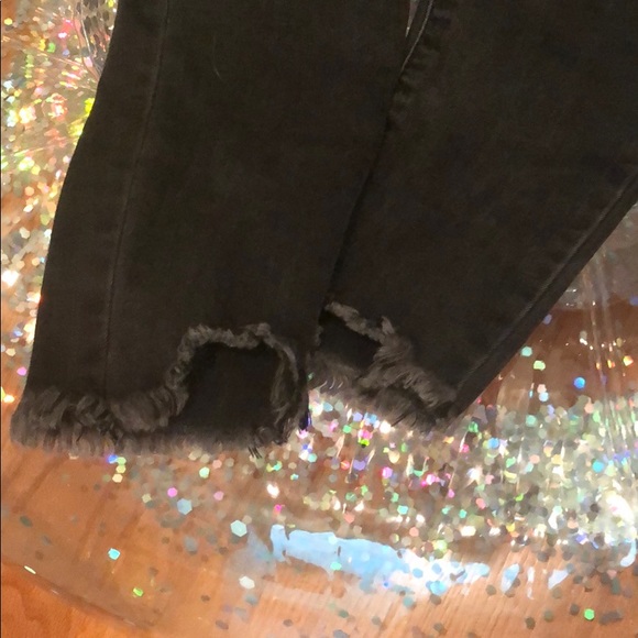 BLACK RIPPED JEANS - Picture 3 of 5